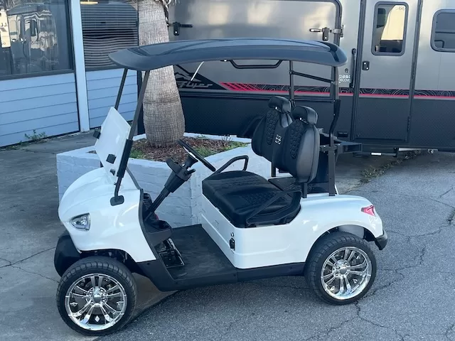 EV Kruiser Vyper Mach 2 electric golf cart in Polar White